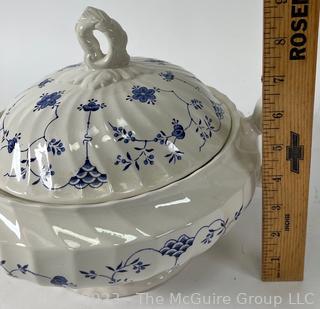 Porcelain Finlandia Two-Handled Soup Tureen with Lid by Myott England