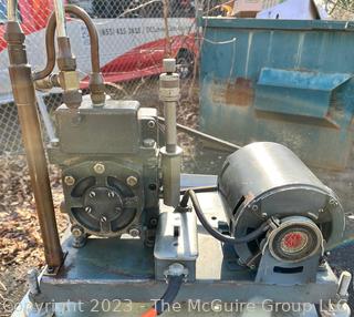 Welch DuoSeal 1400 Belt Driven Vacuum Pump on Rolling Cart