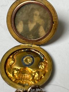 Victorian Gold Filled Picture Locket with Chain.  