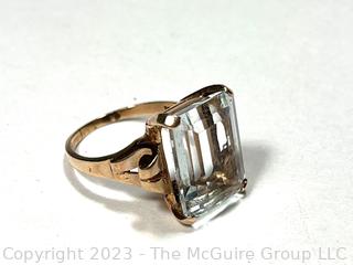 Large Aquamarine Cocktail Ring Set in 14k Yellow Gold Band. 7.7g total weight.