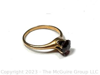 14k Yellow Gold Six Prong Garnet Solitaire Ring. 2g total weight