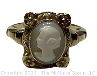 Grey Cameo Ring Set in 10K Yellow Gold with Floral Surround.  2.6 grams total weight