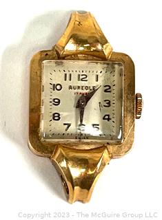 Aureole Gold Ladies Wrist Watch in 18k Gold Case. Total Weight 10g 