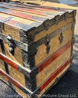 Canvas Lined Flat Top Steamer Trunk with Key. 33" x 20" x 24"