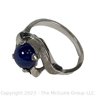 Blue Star Sapphire Set in 10k White Gold 2.9g Total Weight 