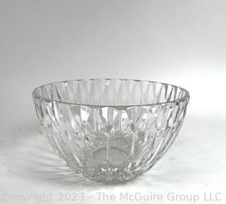 Clear Crystal Serving Bowl. 5 1/2" x 9" diameter