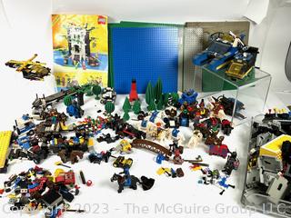 Large Collection of Vintage Legos Including Castle, Vehicles, Legoland, Figures and More. 