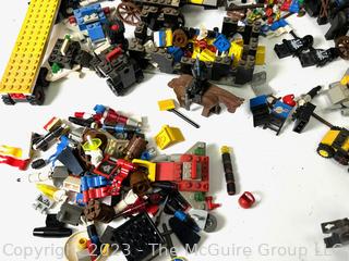 Large Collection of Vintage Legos Including Castle, Vehicles, Legoland, Figures and More. 