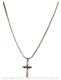 14kt Yellow Gold Cross or Crucifix Pendant on Chain Necklace. 7.9 grams.