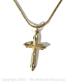 14kt Yellow Gold Cross or Crucifix Pendant on Chain Necklace. 7.9 grams.