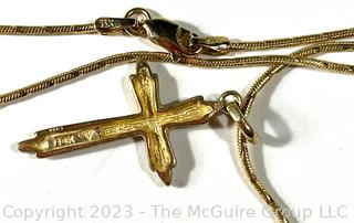 14kt Yellow Gold Cross or Crucifix Pendant on Chain Necklace. 7.9 grams.