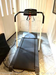 PRECOR Model 9.25i Treadmill