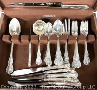 Towle Old Master Sterling Silver Flatware Set in Storage Box.  1328g sterling + 650g knives 