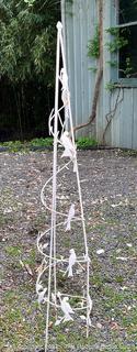 White Metal Garden Trestle {NO SHIPPING}