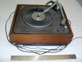 Vintage Garrard "Auto Slim" P MK-II, phonograph player; SHURE cartridge, tested and all functions operate properly. Originally part of a console.