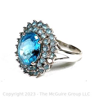 14kt White Gold and Blue Aquamarine Stone Surround Ring.  Missing stone. 