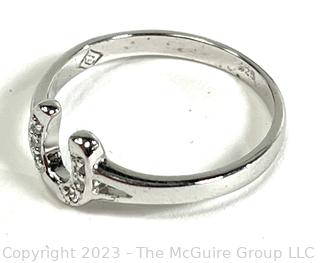 Sterling Silver Horse Shoe Ring. 2g