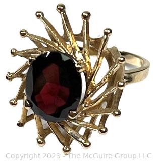 18k Gold Garnet Swirl Cocktail Ring.  4.2 grams