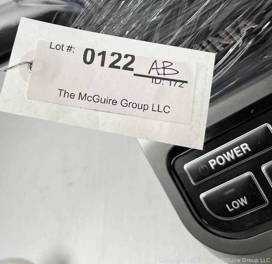 The McGuire Group LLC - Auction: 172: Fine & Costume Jewelry, Women's  Accessories, Vintage Clothing. Furniture, Vinyl Records & Coins, ITEM: Ninja  BL610 Professional Countertop Blender. 1000 Watt