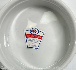 Kitchen Ware Including Pyrex Bowl