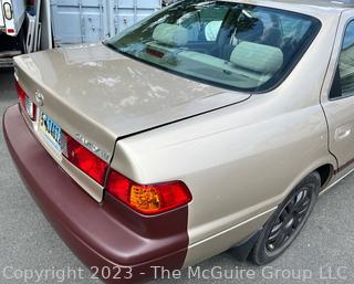 2000 4 Door Toyota Camry LE Sedan with 111,183 Miles Car VIN JT2BG22KXY0465727    Note: Windshield is cracked     