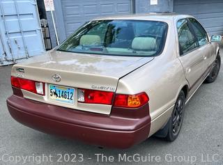 2000 4 Door Toyota Camry LE Sedan with 111,183 Miles Car VIN JT2BG22KXY0465727    Note: Windshield is cracked     