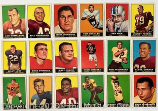 Sports Cards: Football: 18 1961 Topps Football Card lot: Kyle Rote, et al
