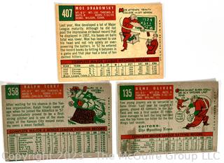 Sports Cards: Baseball: 18 Topps Cards Circa Early 1960's