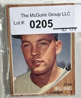 Sports Cards: Baseball: 18 Topps Cards Circa Early 1960's