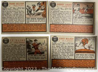 Sports Cards: Baseball: 18 Topps Cards Circa Early 1960's