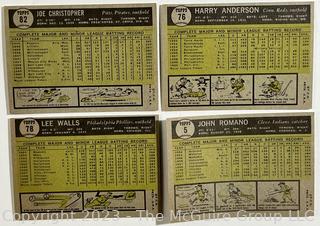 Sports Cards: Baseball: 20 Topps Cards Circa Early 1960's