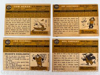 Sports Cards: Baseball: 18 Topps Cards Circa Early 1960's