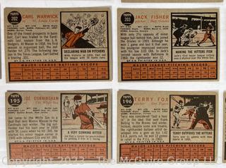 1962 Topps 18 Baseball card lot: Wally Moon; Dean Chance et al