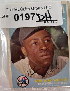 Sports Cards: Baseball: 18 Topps Cards Circa Early 1960's