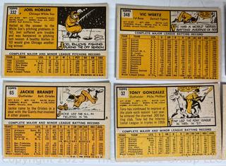 Sports Cards: Baseball: 17 Topps Cards 1963's: Jim Lemon, Marv Thronberry, Bob Aspromonti et al