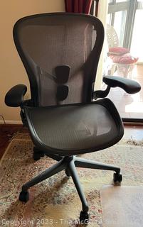 Contemporary Office Desk Chair with Wheels