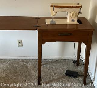 Vintage Singer Sewing Machine in Table Case