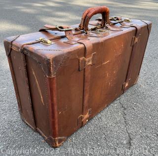 Antique Leather Gentleman's Travel Luggage Suitcase. 9" x 26" x 14"