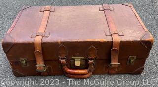 Antique Leather Gentleman's Travel Luggage Suitcase. 9" x 26" x 14"