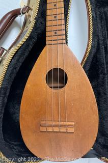 Favilla Teardrop Uke Ukulele in Case