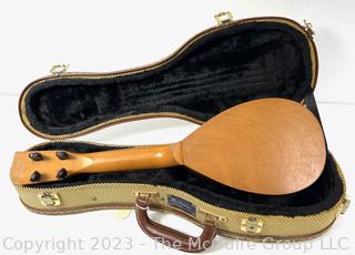 Favilla Teardrop Uke Ukulele in Case