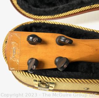 Favilla Teardrop Uke Ukulele in Case