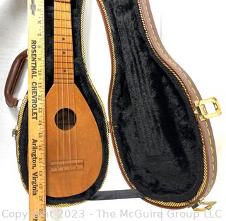 Favilla Teardrop Uke Ukulele in Case