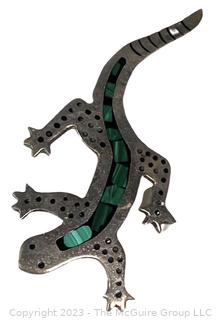 Sterling Silver Mexico Gecko Pendant with Malachite Stone Chips. 12.3 grams