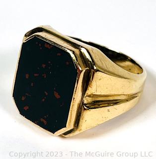 Men's Bezel Set Onyx Stone Set in 10kt Yellow Gold Ring