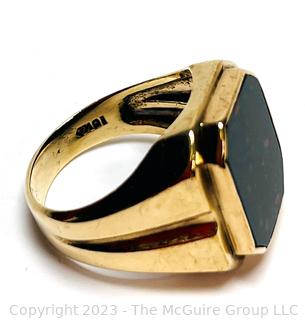 Men's Bezel Set Onyx Stone Set in 10kt Yellow Gold Ring