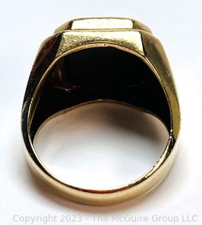 Men's Bezel Set Onyx Stone Set in 10kt Yellow Gold Ring