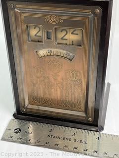 1927 General Electric Executive Digital Clock, Model AB8B02 in Bakelite Case. Measures 4w x 3.5d x 6" height