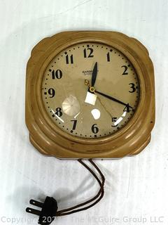 210 Hammond Electric Wall Mount Clock