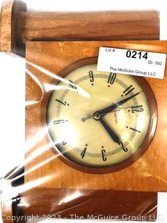 United Clock Corp  Electric Mantle Clock in Wood Case